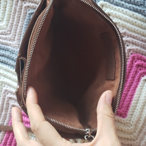 The row MULTI-POUCH CANVAS AND SUEDE CROSS-BODY BAG IN CREAM AND BISCUIT-TAUPE - Picture 7 of 16